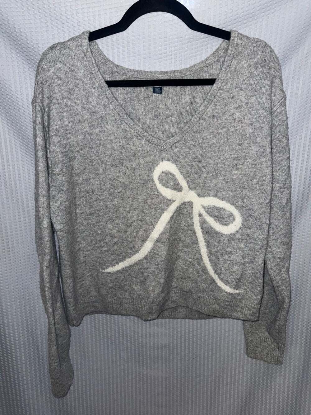American Eagle V-Neck Bow Sweater Size S Gray Cropped